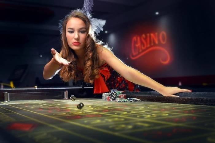 Filipino players browsing lotto 6/58 sports and casino categories on mobile
